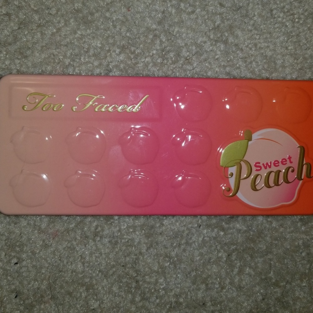 Too faced sweet peach palette